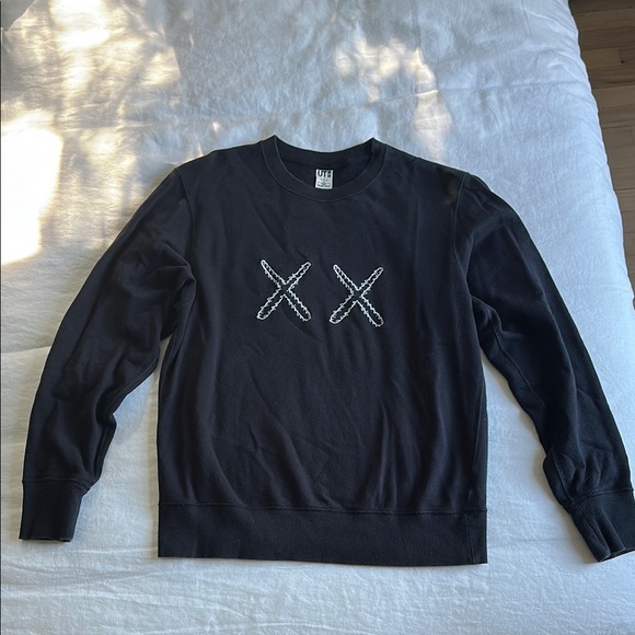 KAWS x Uniqlo x Sesame Street XX Sweatshirt Black (2019) - Picture 1 of 2